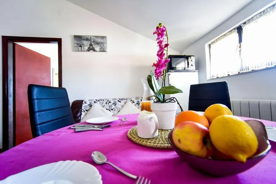 Apartment With Beutiful View-Marijana Zadar
