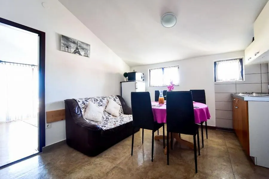 Apartment With Beutiful View-Marijana Zadar Kroatië